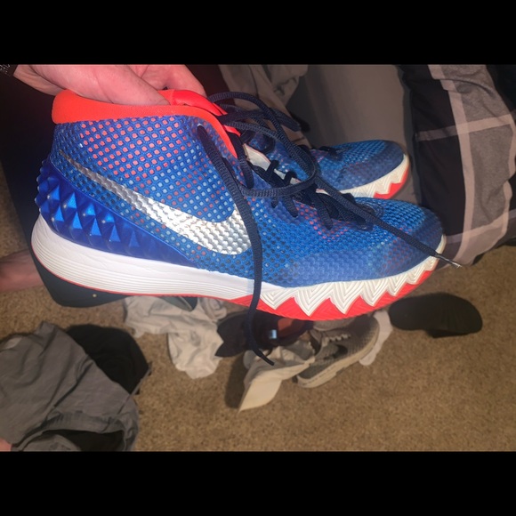 Nike Kyrie 1s “USA” - Picture 2 of 7